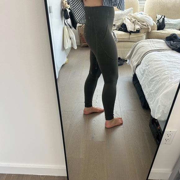 Lulu lemon leggings olive green - Picture 3 of 7